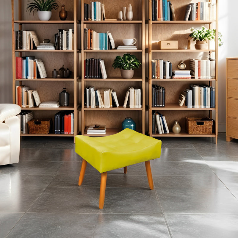 Puff Requinte Retangular com Pés Palito e Acabamento em Suede