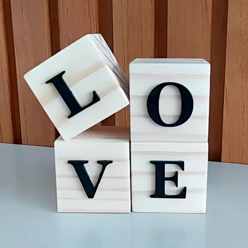 Palavras Decorativas em Cubo de Madeira com Letra em Relevo