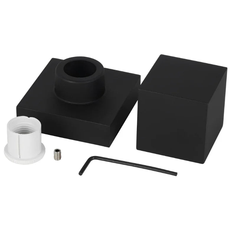 Acabamento Quadrado Preto em Metal