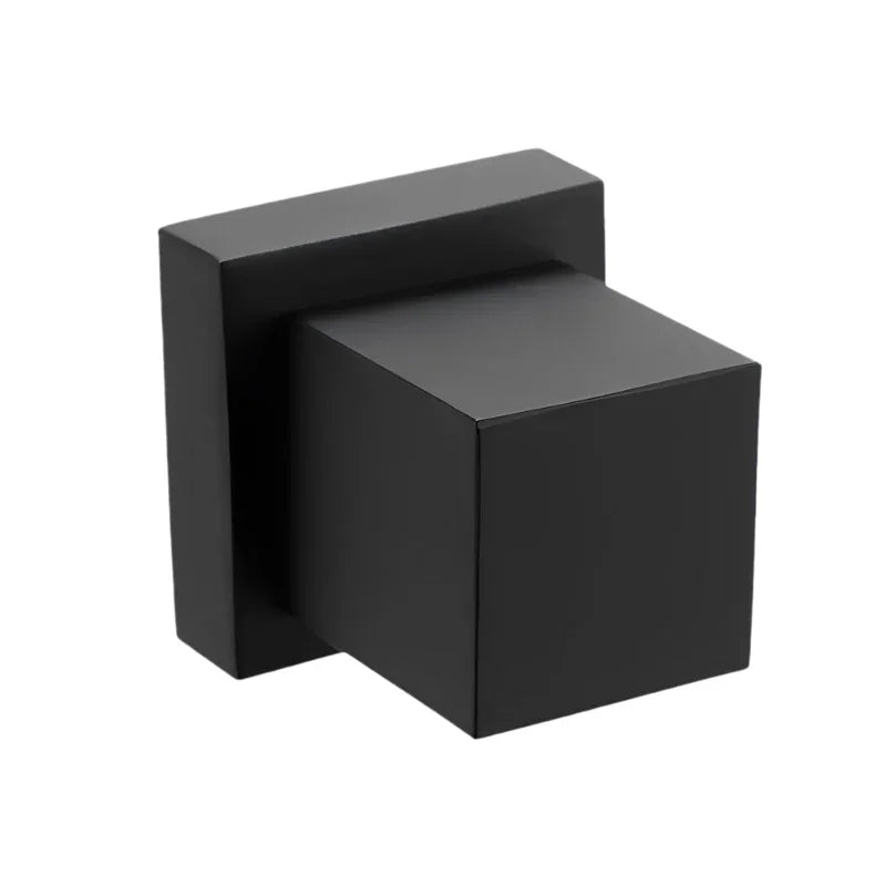 Acabamento Quadrado Preto em Metal
