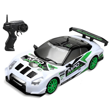 Carro de Corrida de Controle Remoto Mini AE86, 15 km/h, 2.4GHz, 30 Minutos de Duração