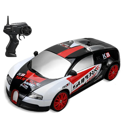 Carro de Corrida de Controle Remoto Mini AE86, 15 km/h, 2.4GHz, 30 Minutos de Duração